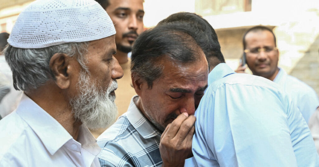 More Than 40 Indian Pilgrims Are Killed in Bus Crash in Saudi Arabia