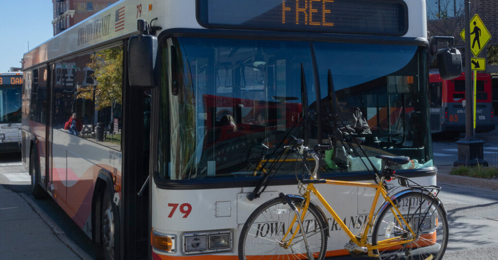 Iowa City Made Its Buses Free. Traffic Cleared, and So Did the Air.