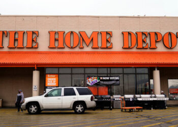 Home Depot Cuts Forecast as Consumers Pull Back on Spending