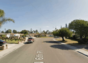 2 teen girls hospitalized after stabbing attack in Ventura County