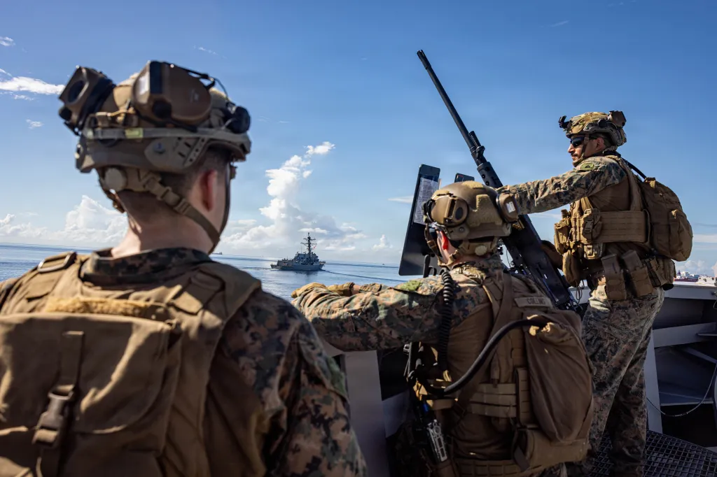 U.S. Marines and Sailors on the USS Fort Lauderdale (LPD 28) and USS Stockdale (DDG 106) conducting a strait transit in the Caribbean Sea.