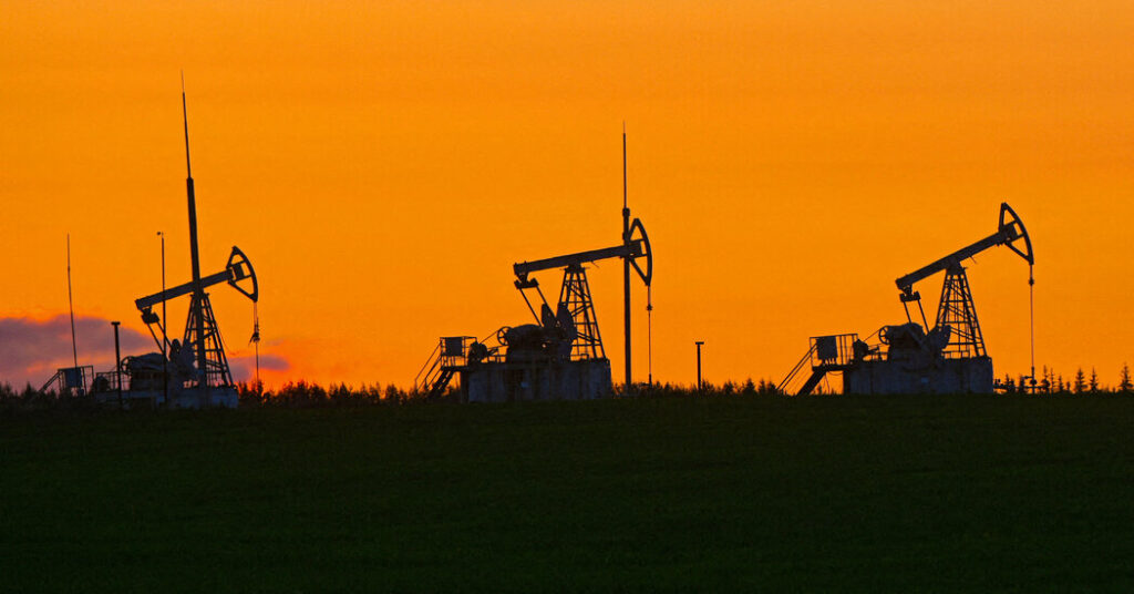 As Sanctions on Russian Oil Loom, India Prepares to End Its Buying Spree