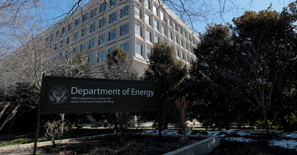 A Trump Overhaul of the Energy Dept. Breaks Up Clean Energy Offices