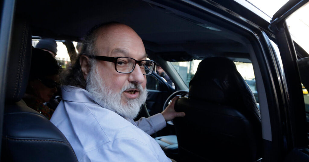 Huckabee Held Meeting at U.S. Embassy With American Who Spied for Israel