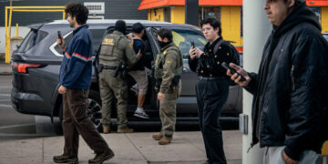 Appeals Court Blocks Release of Hundreds of Chicago-Area Immigration Detainees