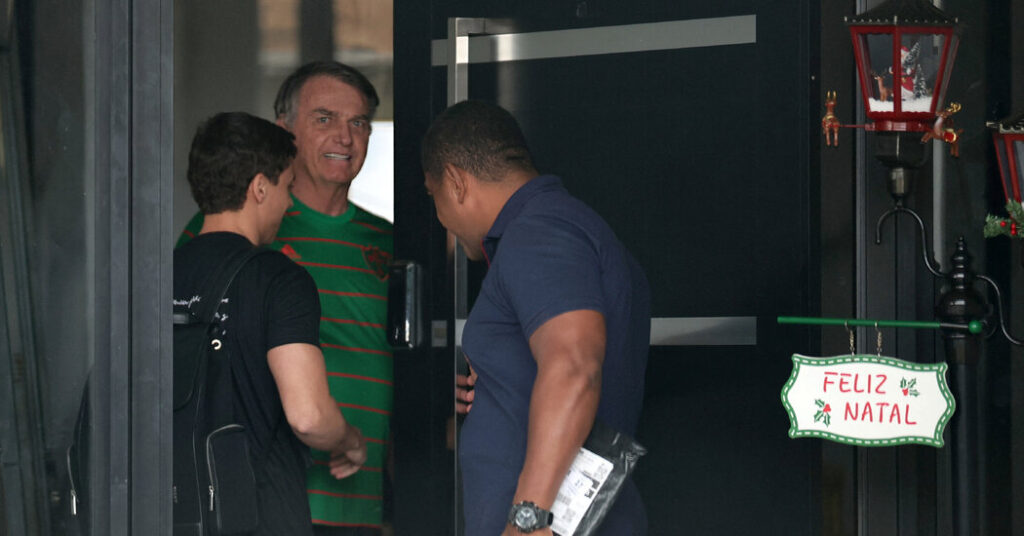 Fearing He Would Flee, Police in Brazil Arrest Jair Bolsonaro