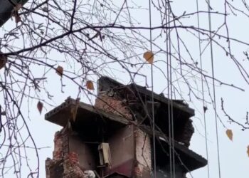 Ukrainians Wait in Pain as Hope to Find Strike Survivors Fades