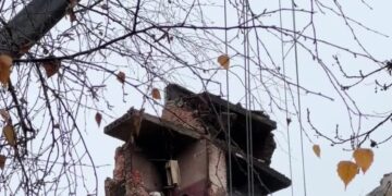 Ukrainians Wait in Pain as Hope to Find Strike Survivors Fades