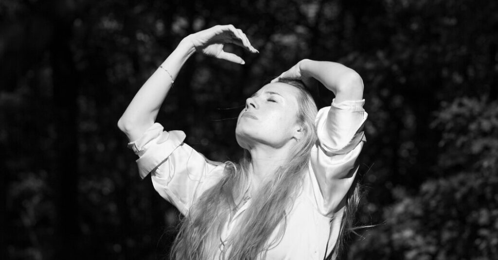 Instead of ‘Gritting Our Teeth,’ Ballet Dancers Opt for Therapy