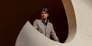 A Torch Bearer of Italian Tradition Brings Stability to the Met Opera