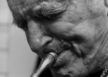 At 95, David Amram Still Makes Music. And Nobody Can Put Him in a Box.