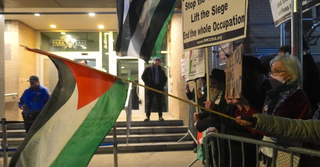 Jewish Leaders Rebuke Mamdani Over Response to Synagogue Protest