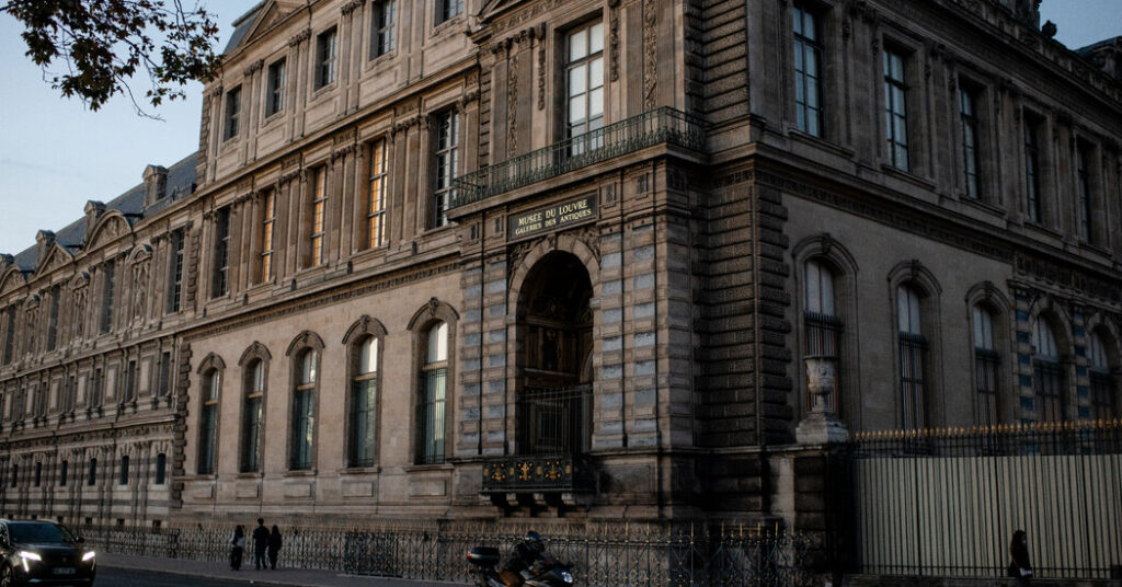 Four More Arrested in Connection With Louvre Heist