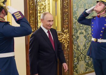 Putin’s Win-Win: Take a Russia-Friendly Peace Deal, or Fight On