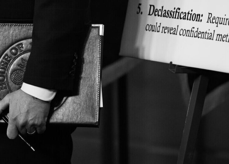 I Prosecuted R. Kelly. This Is Why the Epstein Files Should Be Redacted.