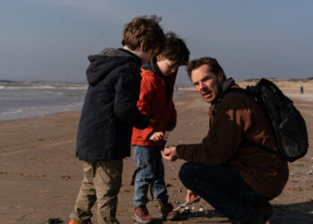 ‘The Thing With Feathers’ Review: Parenting Without Your Better Half