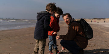 ‘The Thing With Feathers’ Review: Parenting Without Your Better Half