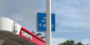 Hong Kongers Volunteer Goods and Time to Help Fire Victims