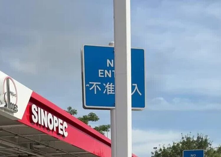 Hong Kongers Volunteer Goods and Time to Help Fire Victims