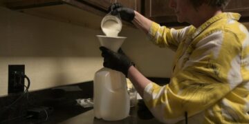 ‘Hey, Lemonade!’: A Backstage Fixture at the Grand Ole Opry