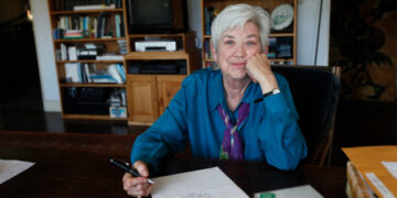 Ellen Bryant Voigt, Poet With a Musical Ear, Dies at 82