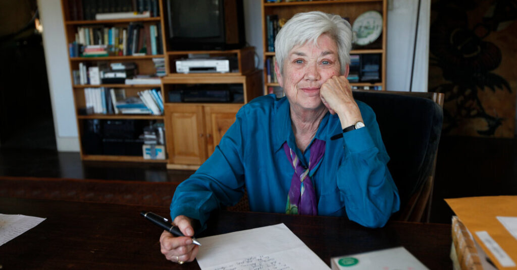 Ellen Bryant Voigt, Poet With a Musical Ear, Dies at 82