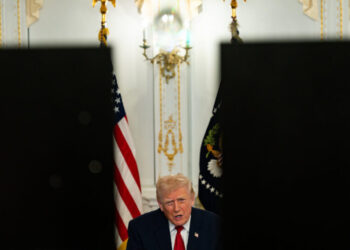 Targeting Venezuela and Pardoning Honduran Ex-President, Trump Contradicts Himself