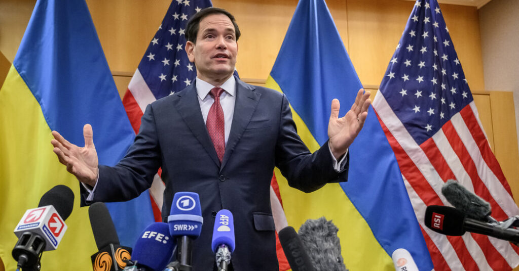 Top Trump Aides to Meet With Ukrainians in Florida on Sunday