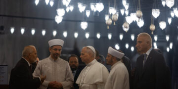 Did Pope Leo Pray in Istanbul’s Blue Mosque? Not Visibly, at Least.