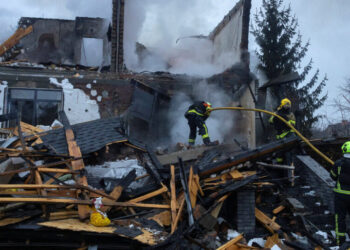 Russia Bombards Ukraine for Nearly 10 Hours in a Deadly Assault