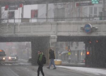 Major Winter Storm Dumps Snow Across Midwest and Upends Travel