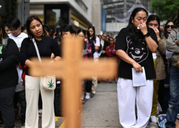 Hong Kong’s Migrant Domestic Workers Mourn Their Losses in Deadly Fire