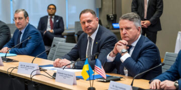 Ukraine’s top negotiator resigns, but peace talks carry on.