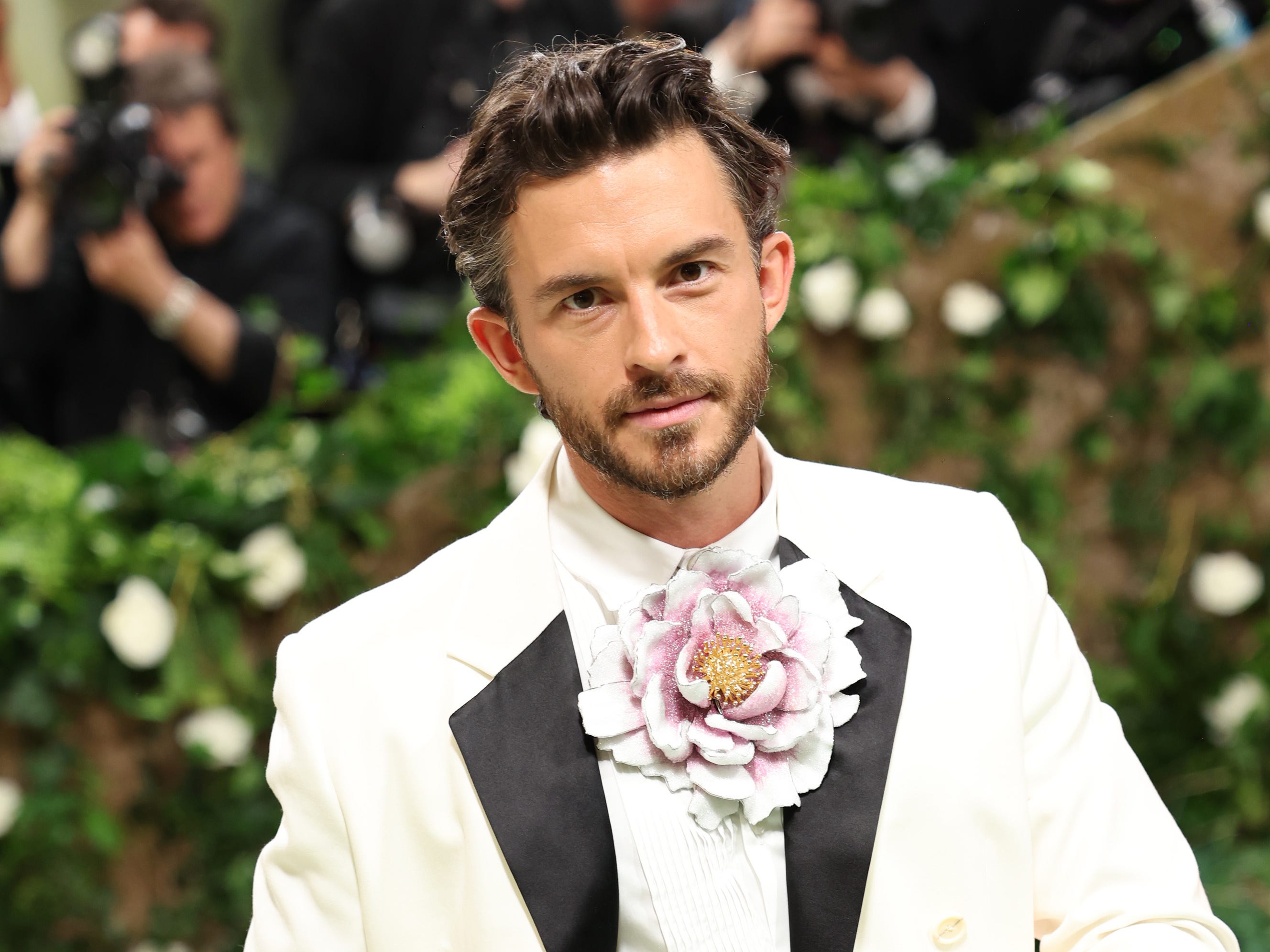 jonathan bailey at the met gala