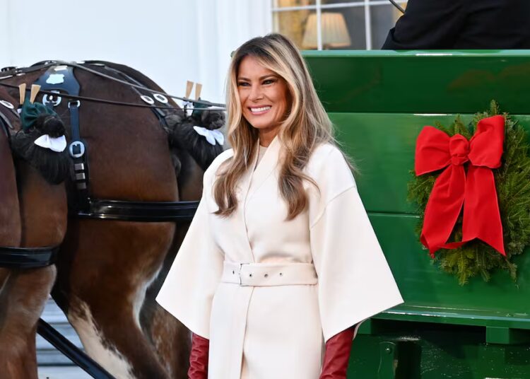Grinch Melania Trump Spends Two Minutes and 50 Seconds at Christmas Event Before Fleeing