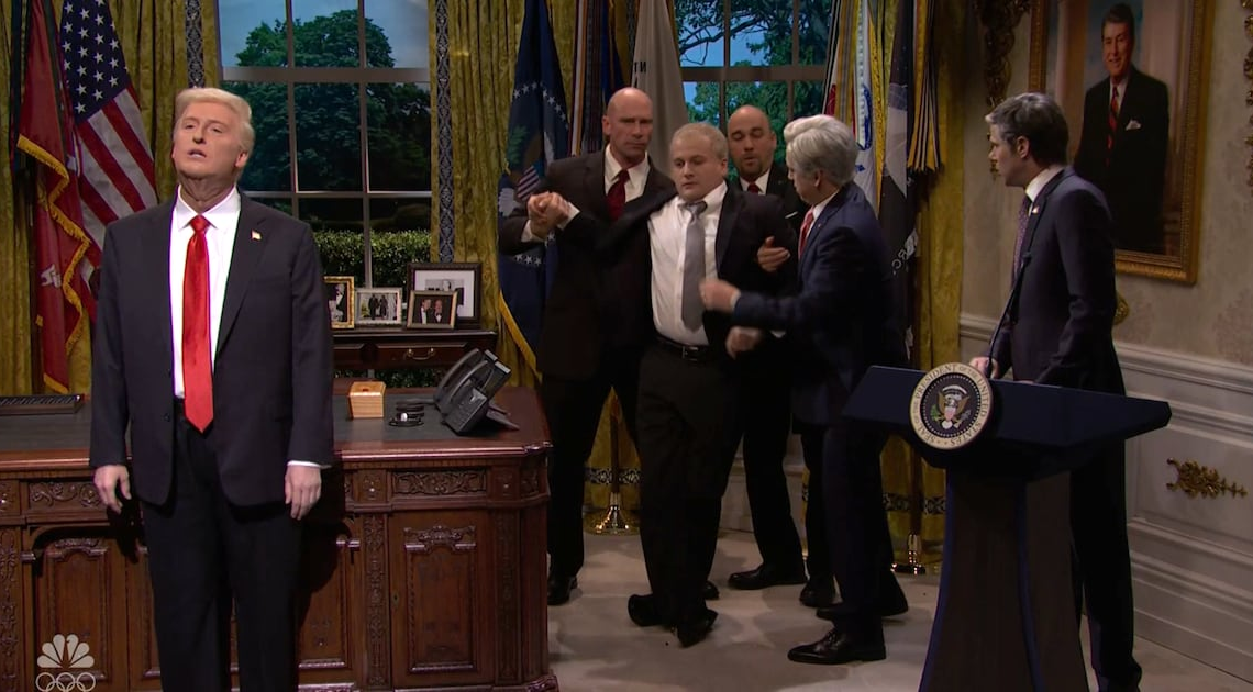 ‘SNL’ Nails Trump Freeze When Man Collapsed in Oval Office