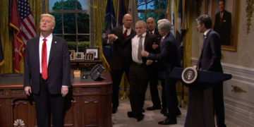 ‘SNL’ Nails Trump Freeze When Man Collapsed in Oval Office
