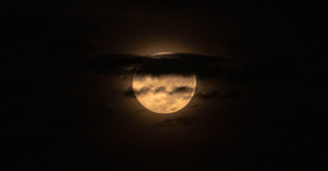 5 Tips for Protecting Your Relationship During the Full Beaver Moon