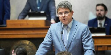 After Trump pressure, Indiana lawmakers shift to convene on redistricting