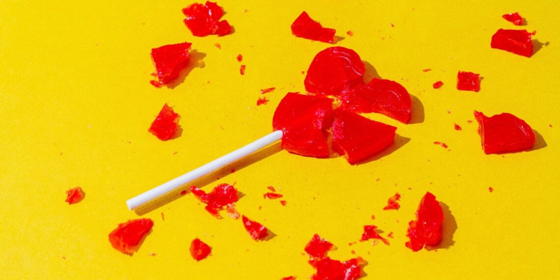 6 Ways Oversharing About Your Breakup Actually Helps You Get Over It