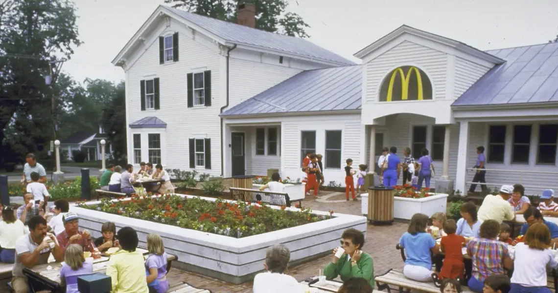 Photos show what it was like to eat at McDonald’s in the 1980s