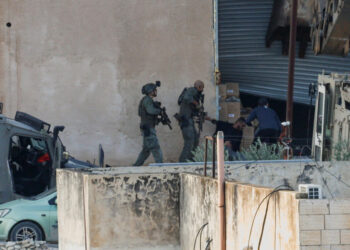 Israeli forces fatally shoot 2 Palestinians after they appeared to surrender