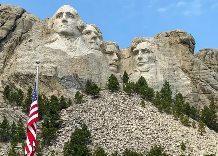 I’ve traveled to all 50 states. These are the 7 most overrated tourist attractions in the US.