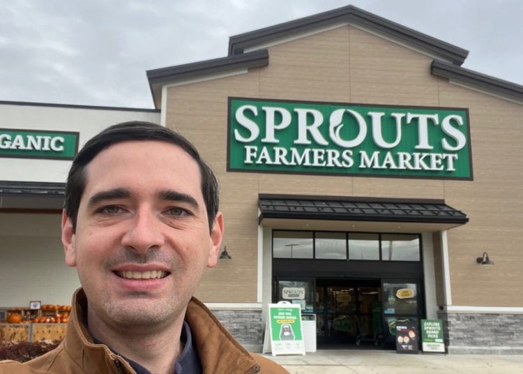 I went to Sprouts Farmers Market. The chain is growing fast, and that might be bad news for Whole Foods.