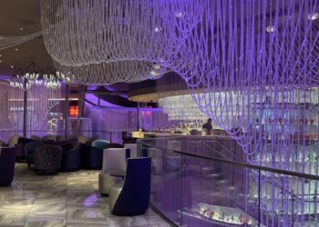 I’m a Las Vegas local who’s stayed in almost every resort on the Strip. These 5 are always my top picks.