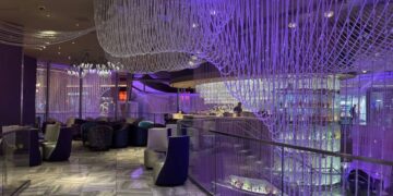 I’m a Las Vegas local who’s stayed in almost every resort on the Strip. These 5 are always my top picks.