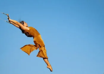 I work full-time in a traveling circus. I’ve traveled the world, but it’s not always glamorous.