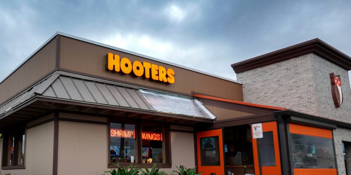 Hooters is getting a ‘re-Hooterization’ as its founders retake control of the restaurant chain