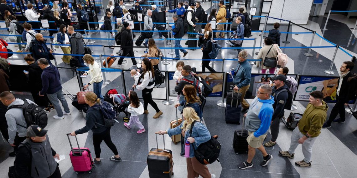 Travel companies warn what will happen if the government shutdown doesn’t end before Thanksgiving: chaos
