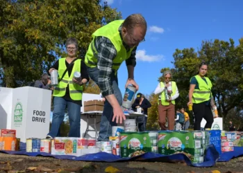 Supreme Court extends order blocking full SNAP payments